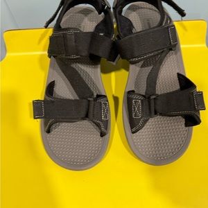 St. John men black and gray sandals size 11M